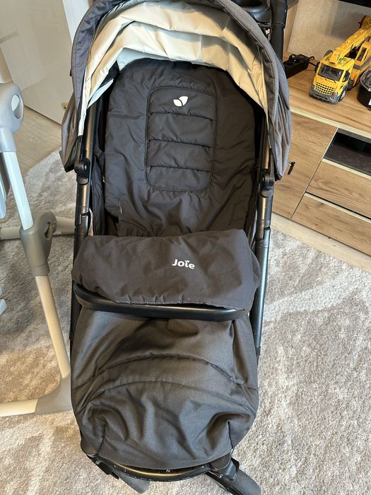 Коляска прогулочная Joie