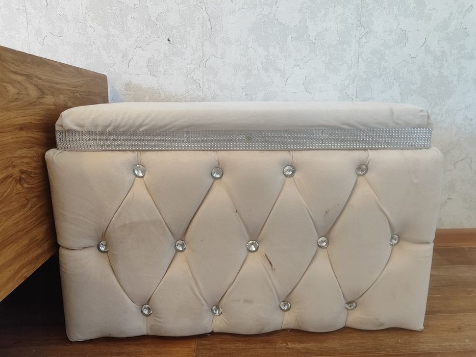 Продам пуфик почти новый