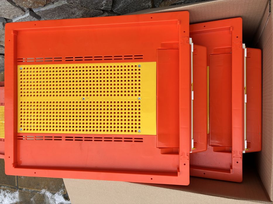 Пластмасово противоакарно дъно за 10 рамки