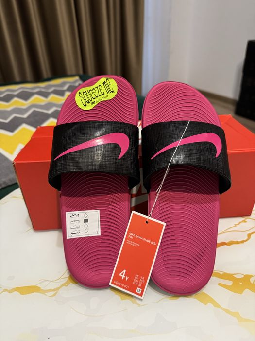 Papuci Nike - marimea 36 - nou, cu eticheta