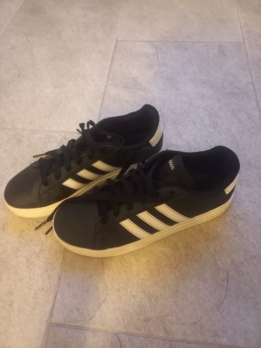 Vând adidași Adidas nr 38