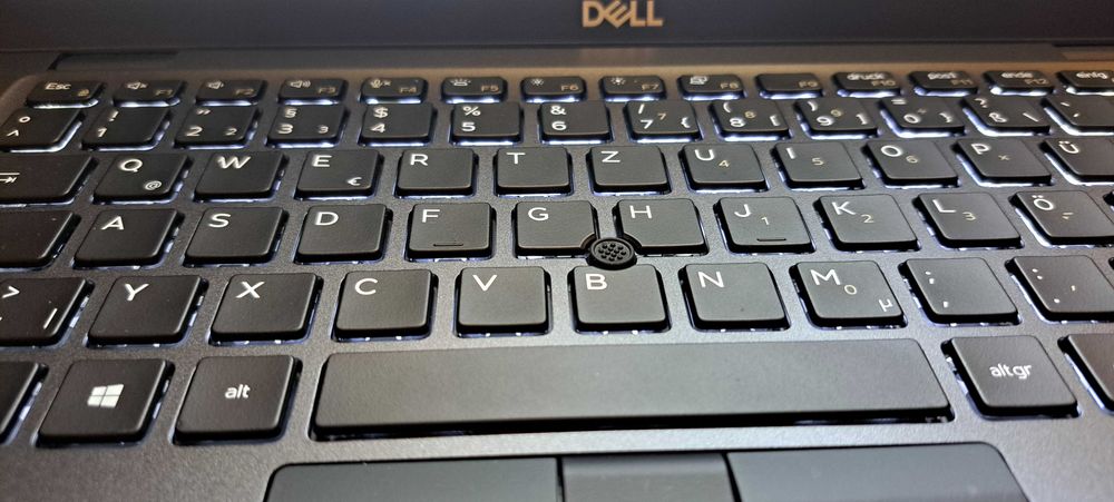 Лаптопи HP Lenovo DELL