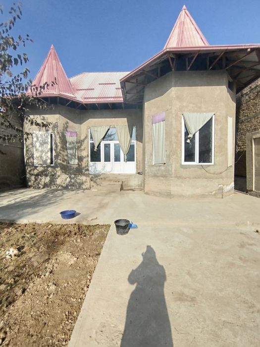 Таёр уй сотилади