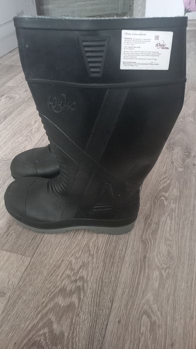 Резиновый сапог. Размер 42