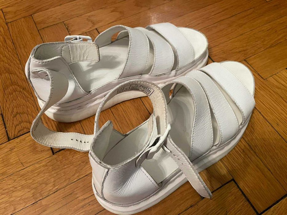 Сандали дамски Dr Martens модел Clarissa