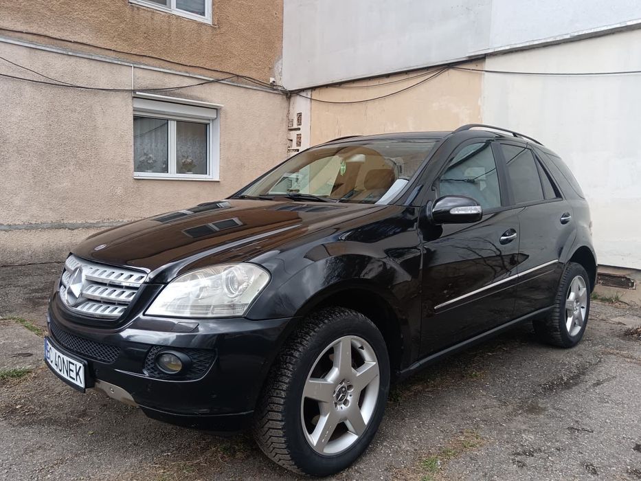 Mercedes ML autoutilitară 5 locuri