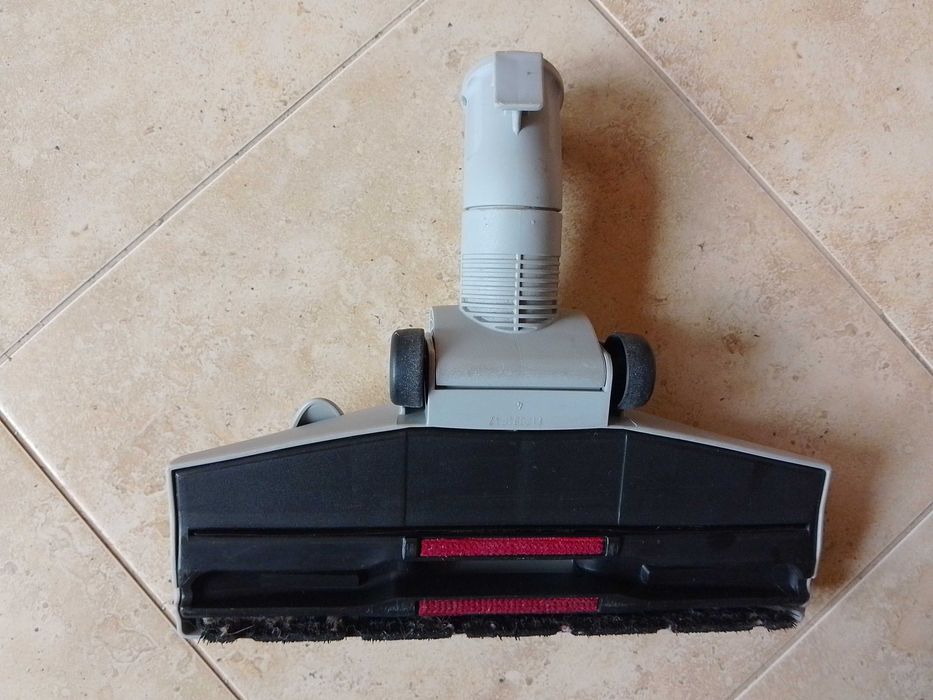 Универсална четка за прахосмукачка с диаметър на тръбата 35 мм