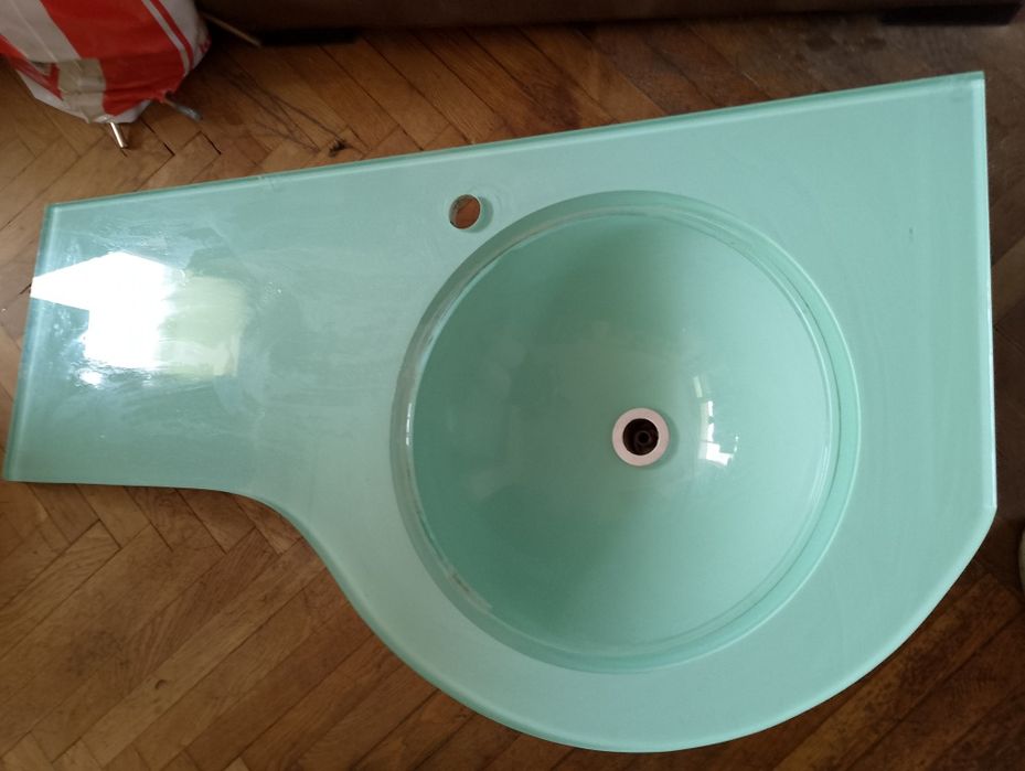 Стъклен плот за мивка