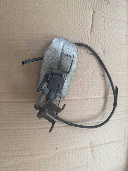 Senzor nivel cantar autoleveling punte spate VW PASSAT b7 CC model 2012 cu faruri xenon cod 1t0907503B