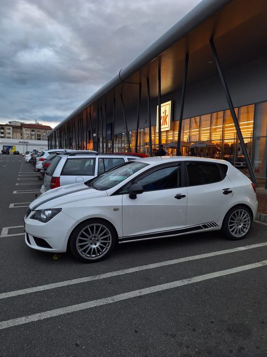 Seat Ibiza.