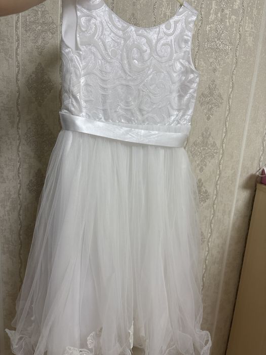 Белое платье для маленькой принцессы