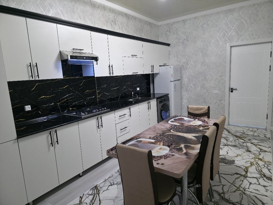 4-tajdan 3 xonalik 85 ov li kvartira uzoq muddatli ijaraga beriladi.