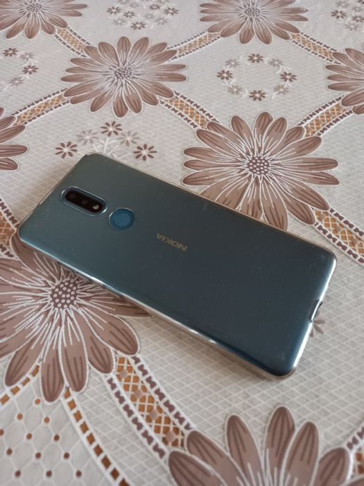 Продавам Нокия 2.4