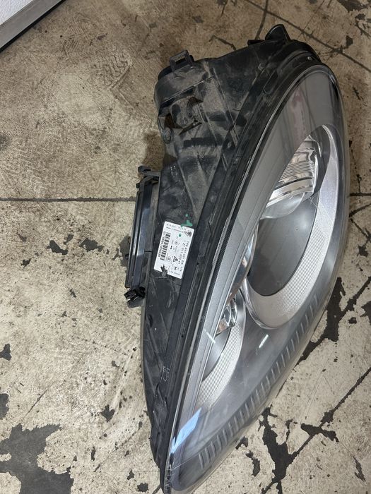 Far partea stanga Porsche Cayenne 2010-2014 CU DEFECT cod 7P5 941 031