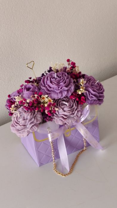 Vând aranjament floral lumânări ceară soia