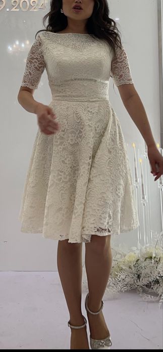 Продам платья за 13 000 ,5000