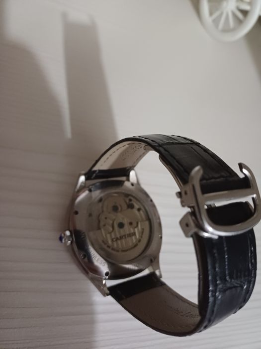 Продам часы Cartier