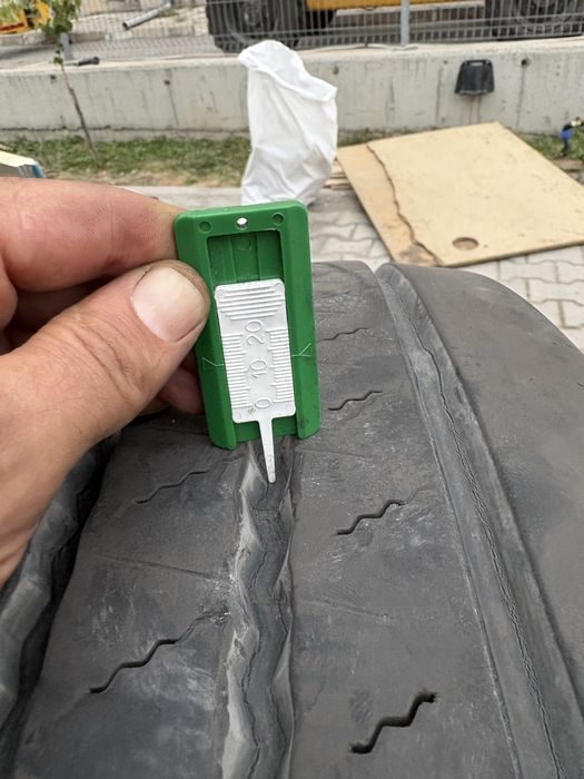 Barum 315/70R22.5 предна шарка почти нова