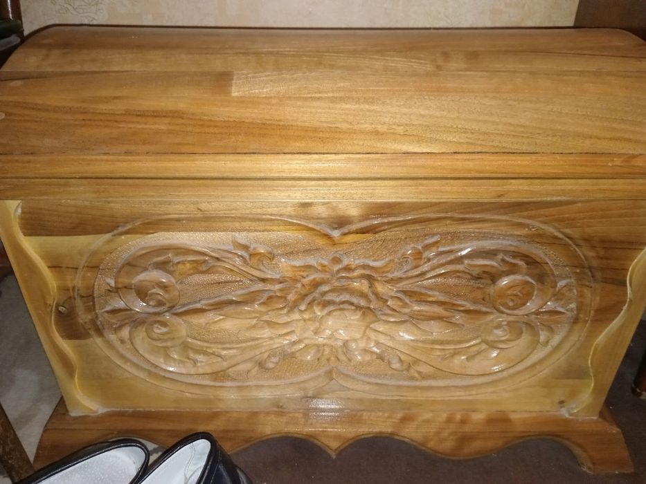 Продается сундук, натуральное дерево