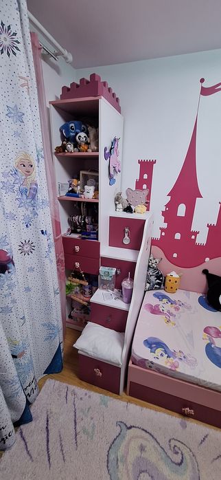 Mobila dormitor fetita tematica castel,impecabila, super pret