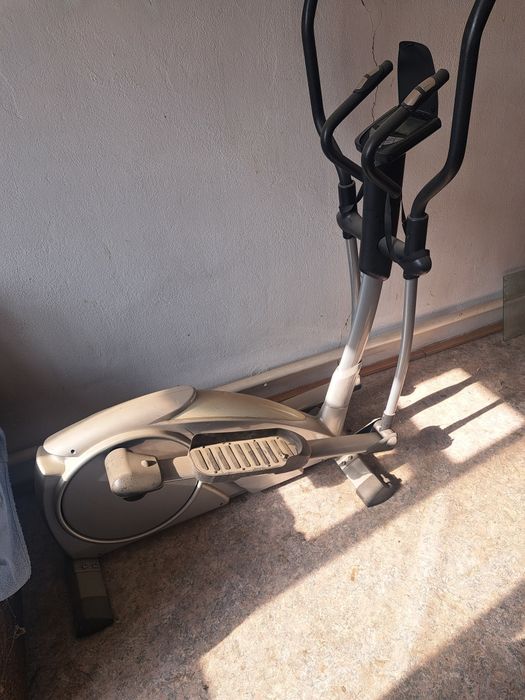 Продам элиптичски тренажёр