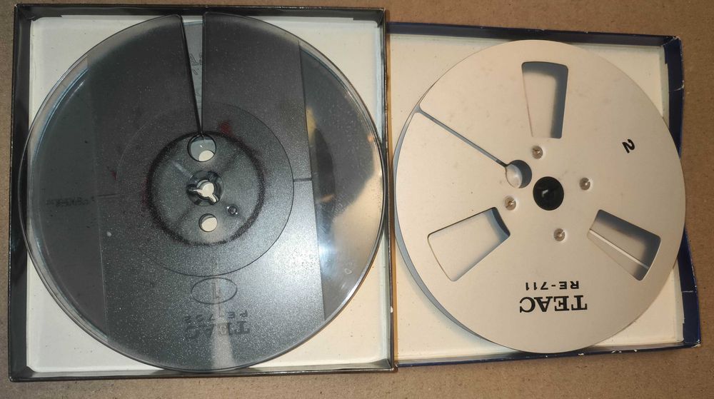 Катушечный , бобинный Teac X20R.