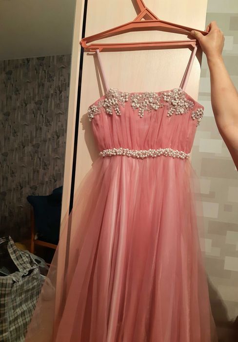 Срочно продам платье 5000