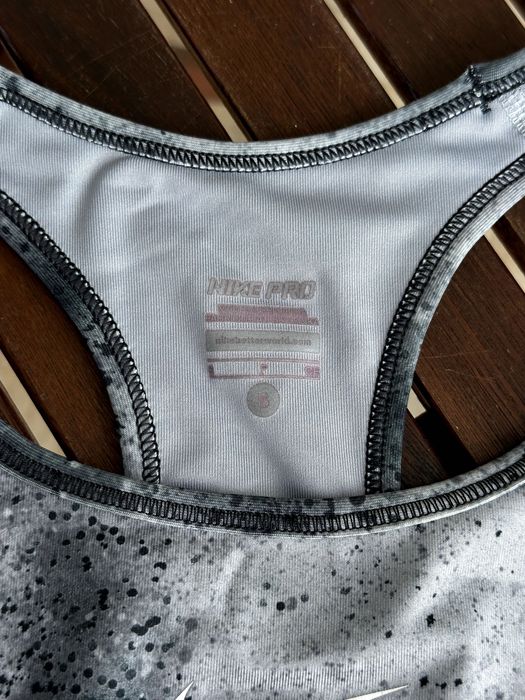 Спортно бюстие NIKE Pro (Dri-FIT) - размер S, Отлично състояние