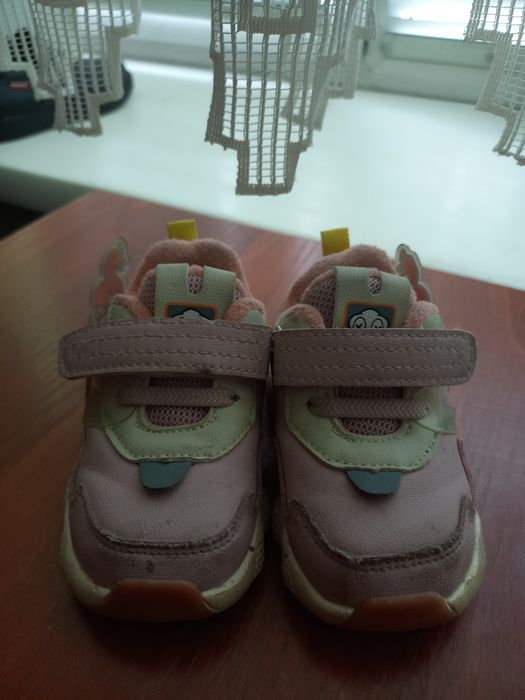 Кроссовки утеплённые