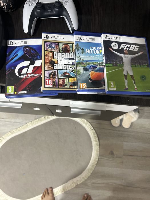 Ps 5 cu CD  2100 de lei neg