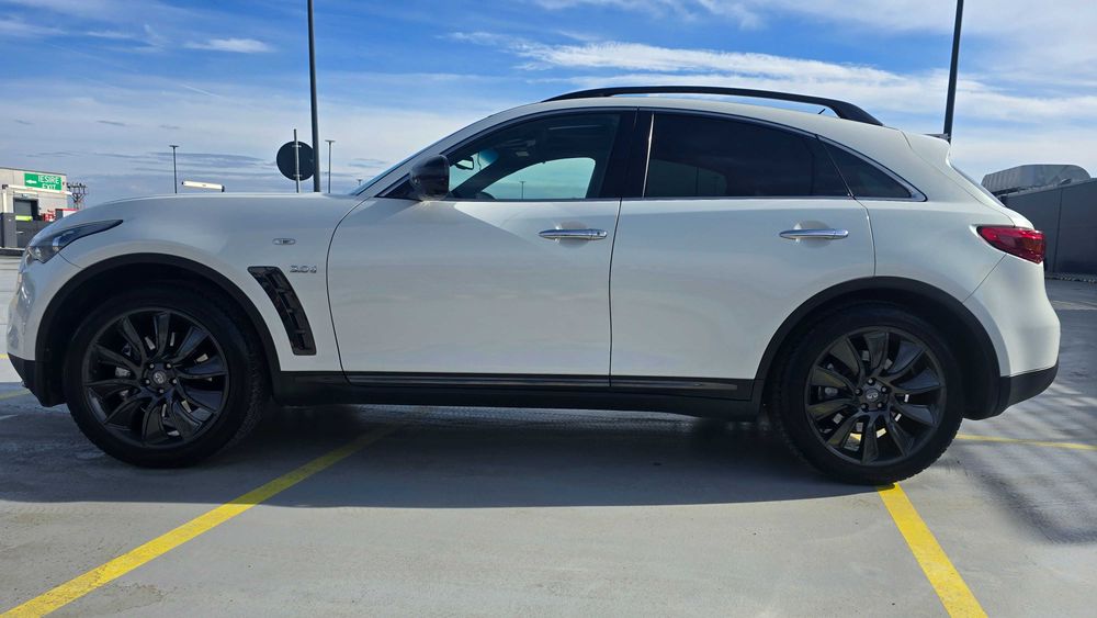 Infiniti QX70 2016