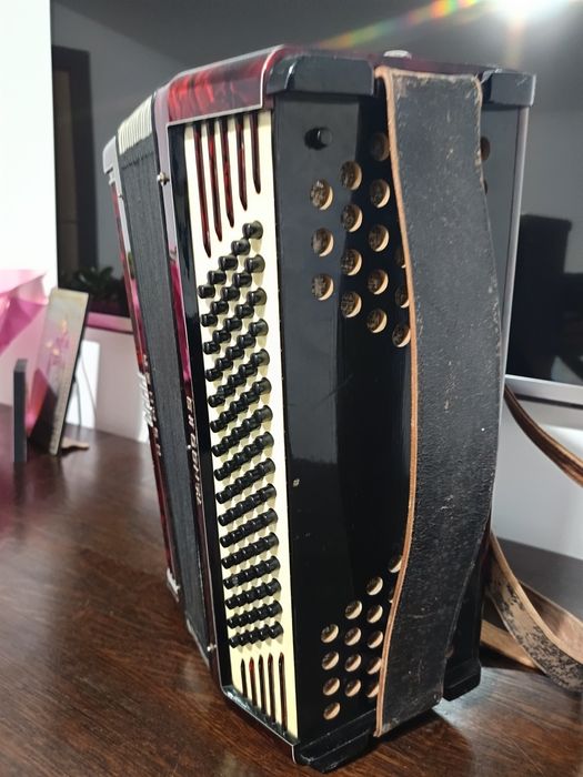 Vând Hohner vergele Tango 2 impecabil acord 8/70