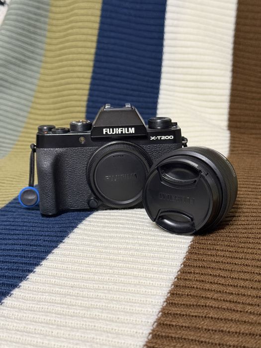 FujiFilm X-T200 Body + Lens Kit