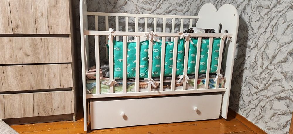 Продам детскую кроватку