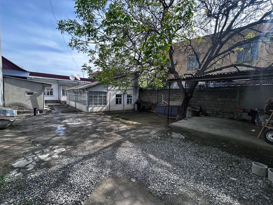 Samarkand shaxar markazida 4 sotixli xovli joy sotiladi.