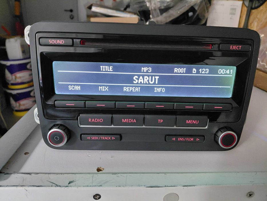 Radio cd rcd 510 310 golf 5 plus turan tiguan passat cu cod inclus