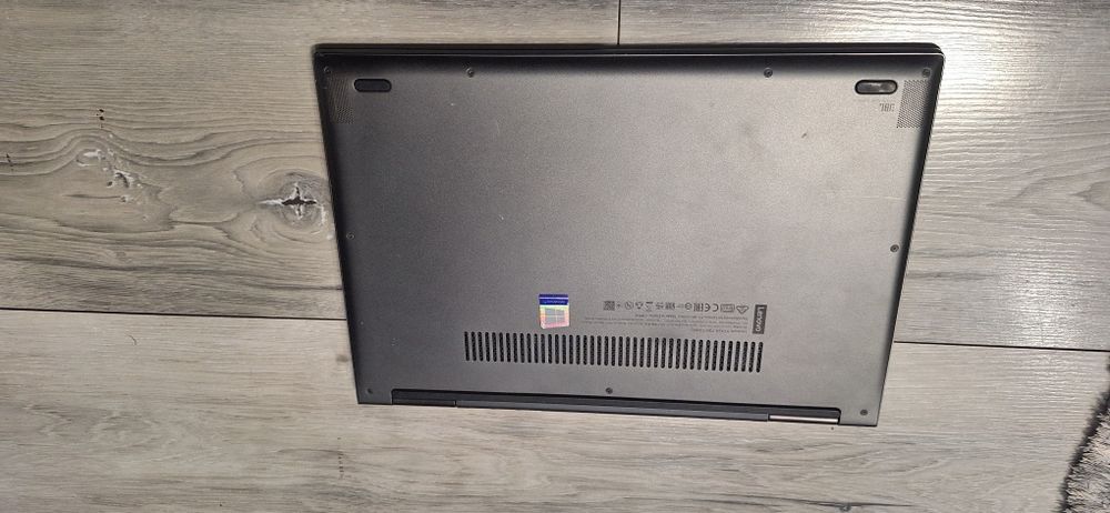 Lenovo Yoga 13iwl-i5 8265u/8гб/256гб м.2/Подсветка