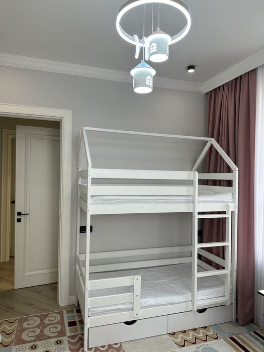 Кровать двухъярусная