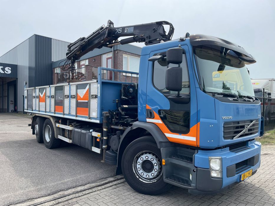 Camion Volvo FE 320 cu macara HIAB 2008, 320 CP
