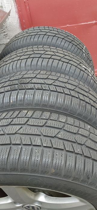 vând 4 roți iarna Passat B8 215/60/16