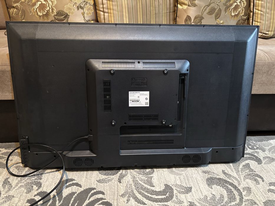 Продается новый смарт телевизор