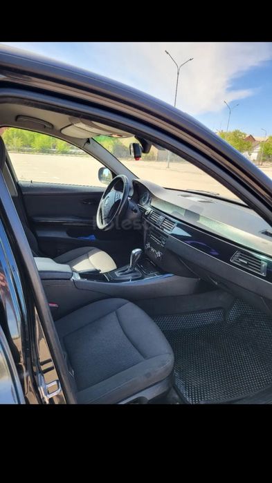 Продам BMW 320 .