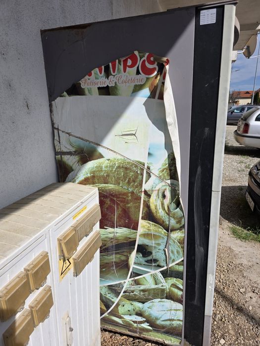 Automat , sucuri, ciocolata ,snacks