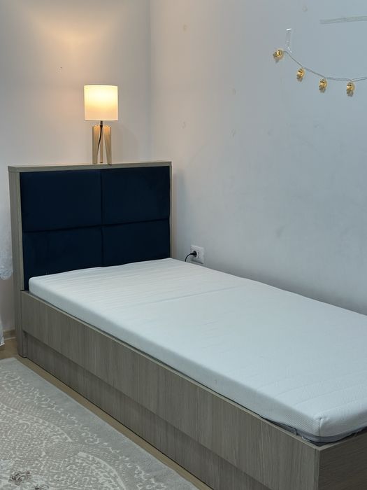 Pat 90×200 cm + saltea JYSK, stare foarte bună – 700 lei negociabil