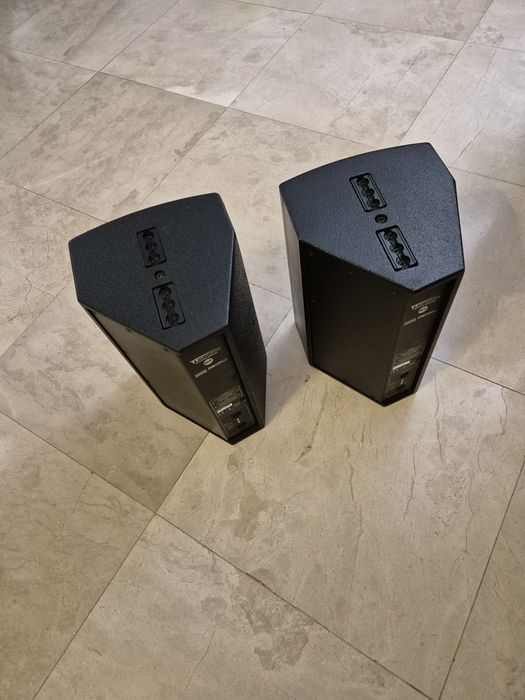 Vand Boxe  RCF TT 08 de 400 w monitoare pasive impecabile