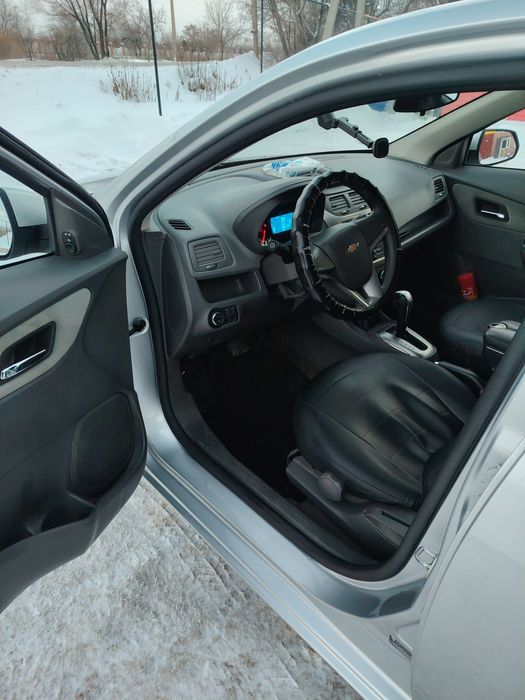 Продаю машину продаю