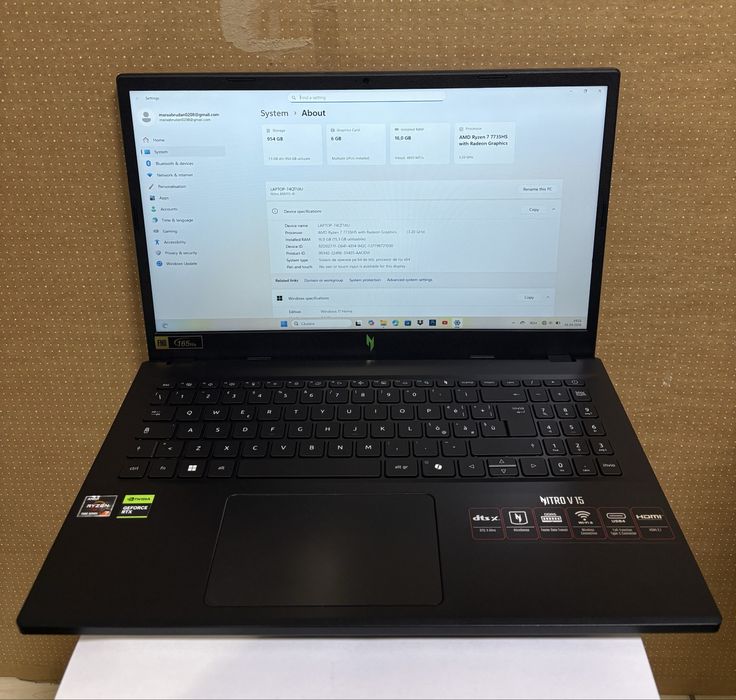 MDM vinde: Laptop Acer Nitro V15, AMD Ryzen 7 Gen 7.