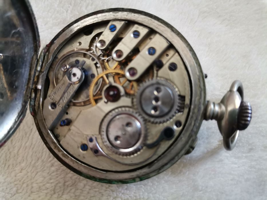 Ceasuri de mână mecanice și quartz