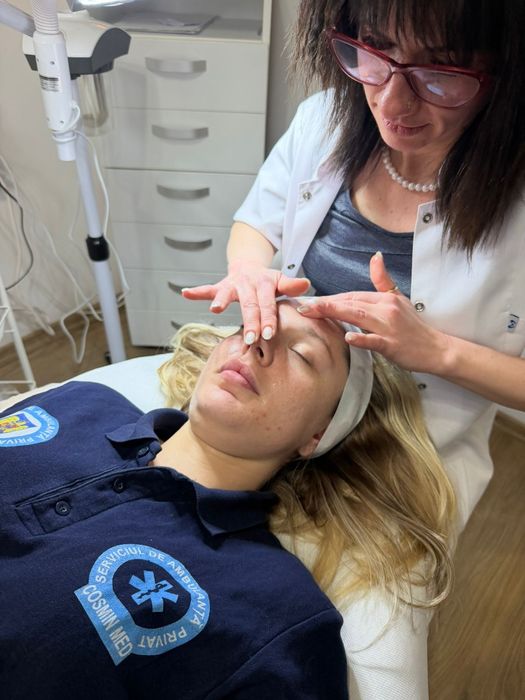 Ofer servicii profesionale de masaj si cosmetica