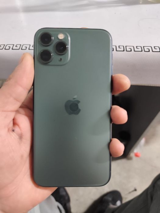 Айфон 11 про продам или обмен придлагайте вариянты